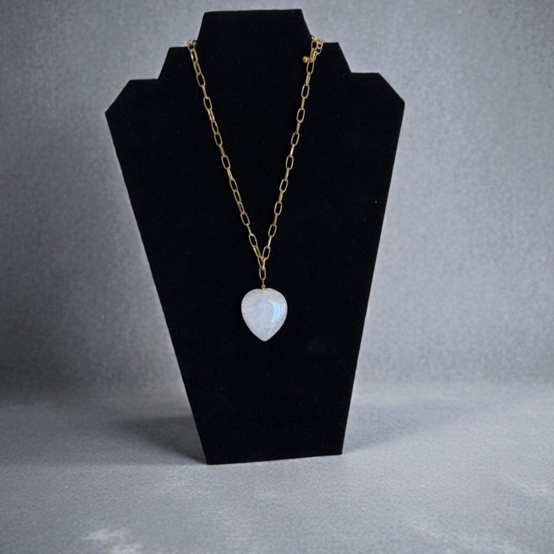 White Heart Pendant Necklace | Gold Link Chain Necklace | Modern Minimal Jewelry | Elegant Statement Pendant | Chic Everyday Necklace