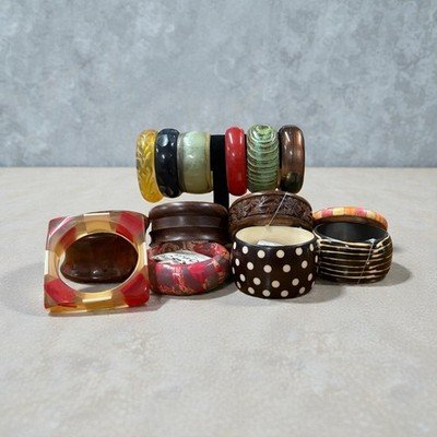 Set of 4 Assorted Chunky Retro-Style Bracelets - Mixed Styles - Image 6